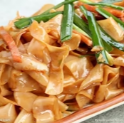 35A. TALLARINES DE ARROZ CON POLLO