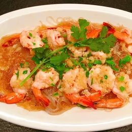 39. GAMBAS CON AJO Y FIDEOS CHINOS