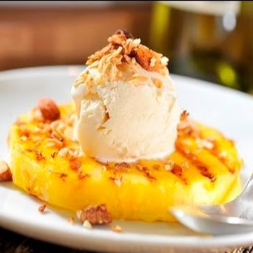PIÑA FRITA FLAMBEADA